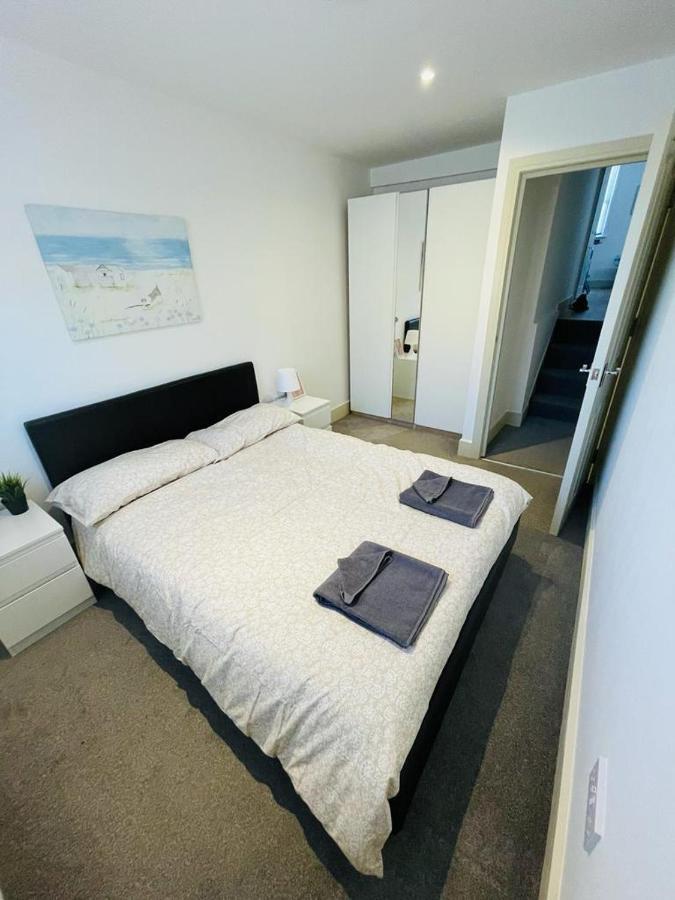 Lovely 2 Bedroom Serviced Apartment In Londra Exterior foto