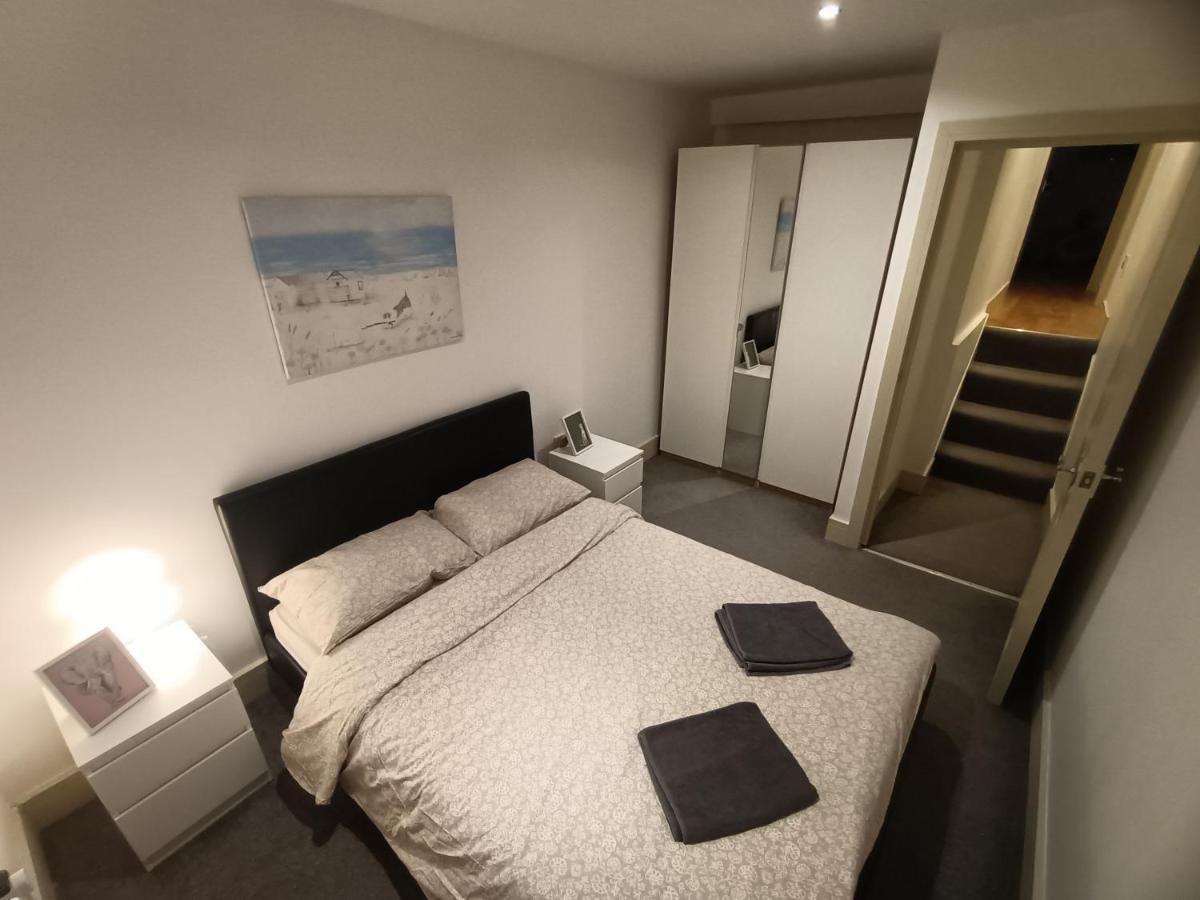 Lovely 2 Bedroom Serviced Apartment In Londra Exterior foto