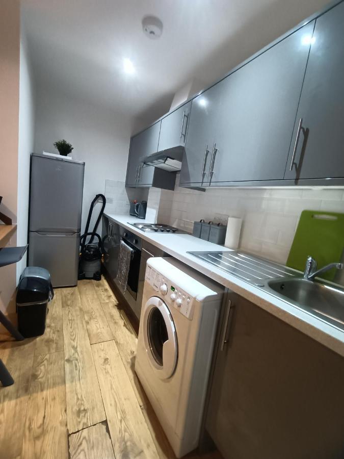 Lovely 2 Bedroom Serviced Apartment In Londra Exterior foto